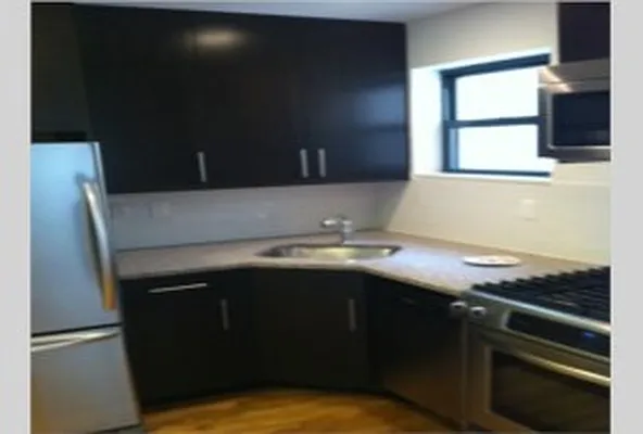 Rented by Avenue Real Estate | media 33
