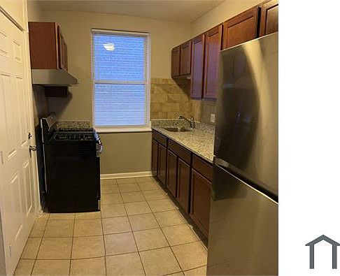 5th image of 7542 S Stewart Ave #1