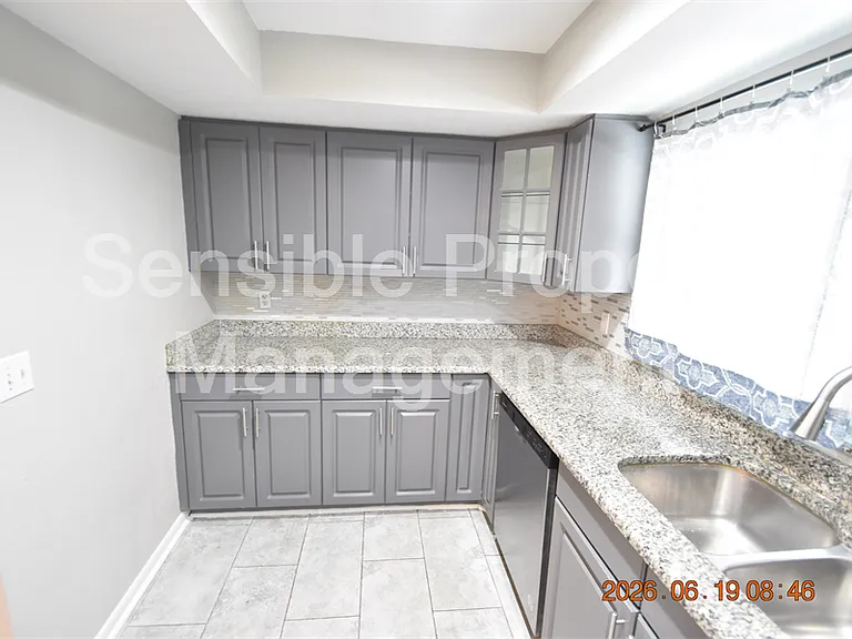 3273 Harbor Lake Dr — Photo 16