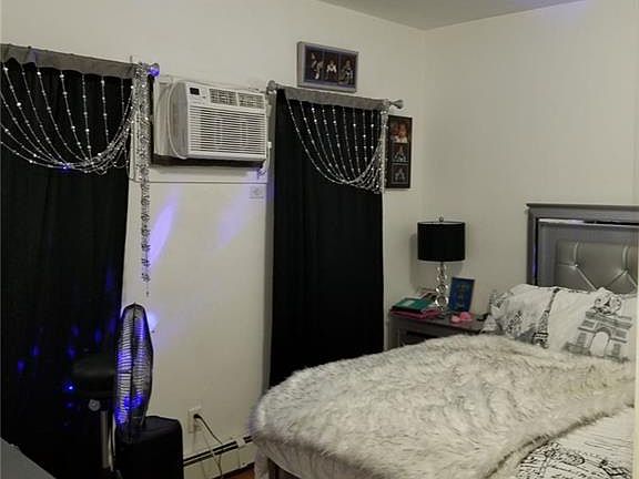 5th image of 3561 Willett Ave