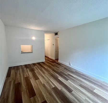 4th image of 801 NW 47th Ave APT 117W