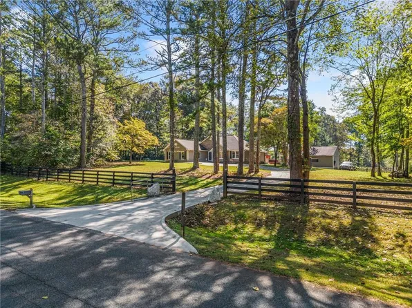 352 Sexton Dr, Ball Ground, GA 30107