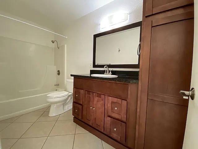 Lake View Terrace — Photo 14