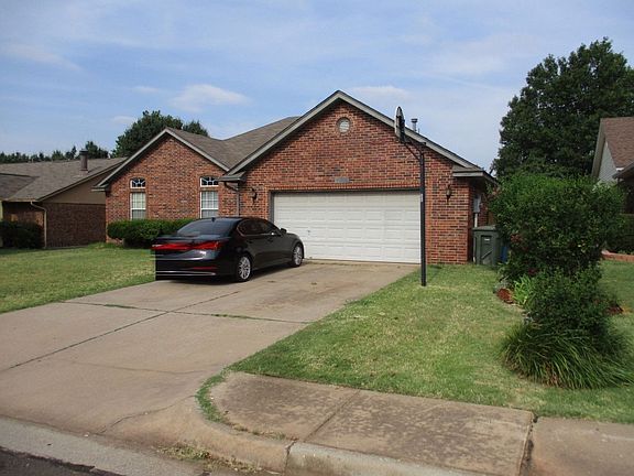 2nd image of 2701 Clover Glen Dr