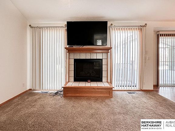 4th image of 834 Bordeaux Ave