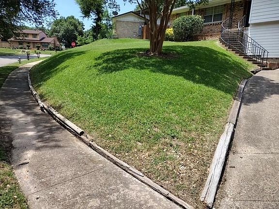 4th image of 4307 Woodstock Dr