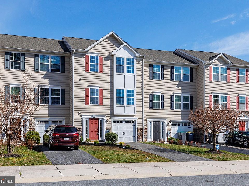 1st image of 371 Latrobe Dr