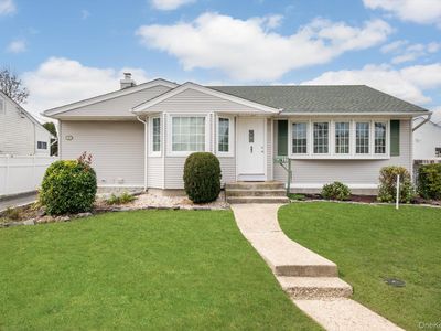 37 Hunter Lane, Hicksville, NY, 11801