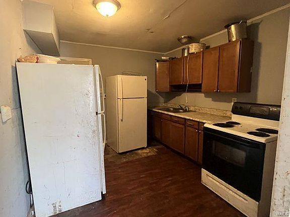 3rd image of 5319 Elsie Ave