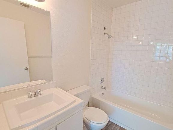 5th image of 3166 W Princeton Ave APT 237