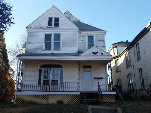 820 N 25th St, Saint Joseph, MO 64506