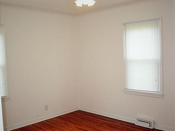 3rd image of 1465 North St