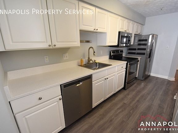 3rd image of 623 Admiral Dr Unit 301