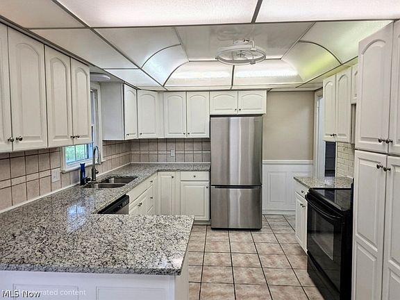 4th image of 1702 Bears Den Rd