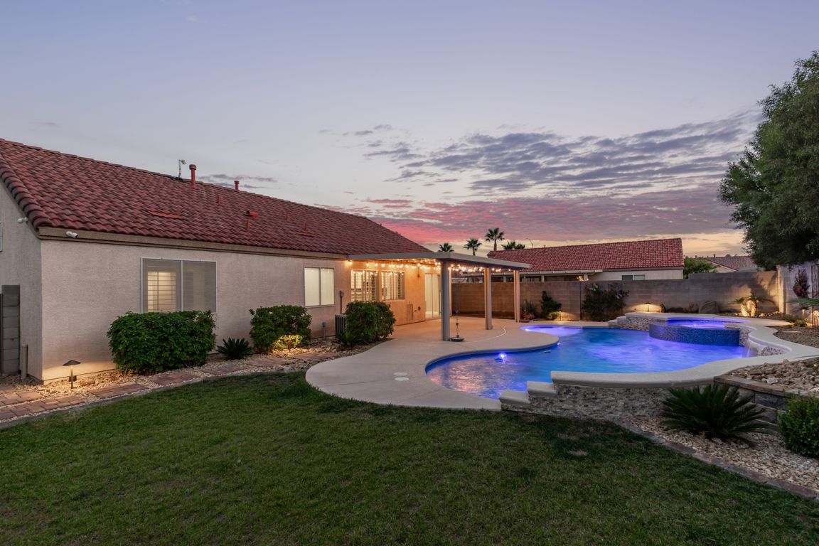 next background image