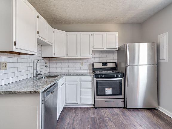 2nd image of 1374 Indianola Ave