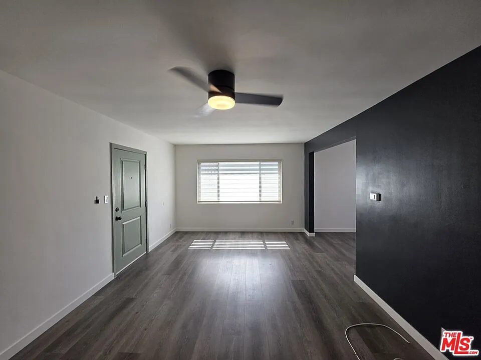 2 bed, 1.0 bath, 880 sqft, $3,400 — Photo 3