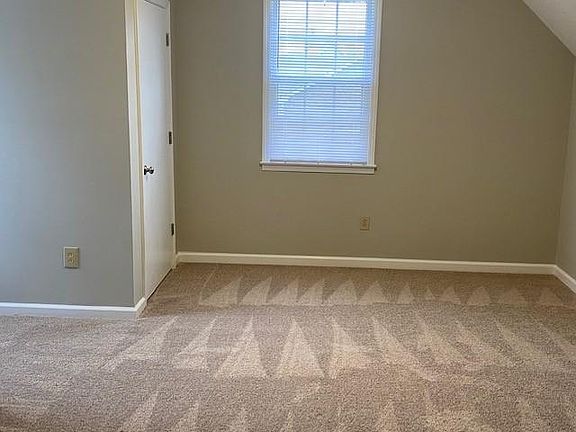 4th image of 1213 Woodbridge Dr