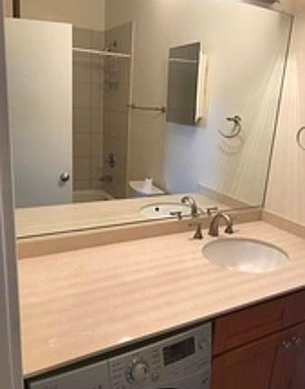 4th image of 2041 W North Ave APT 10