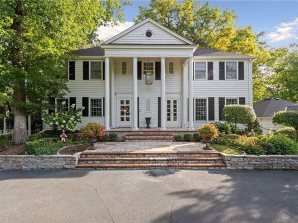 6321 Interlachen Blvd, Edina, MN 55436