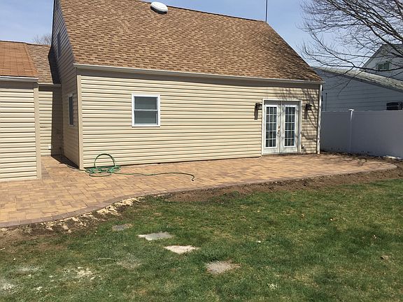 5th image of 8 Leaf Ln