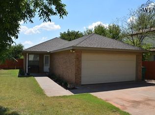 303 W Diamond Ave, Iowa Park, TX 76367