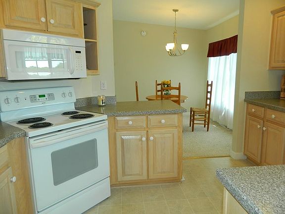 3rd image of 31 Stonemeadow Dr