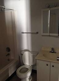2nd image of 32 Old Foxon Rd APT 6