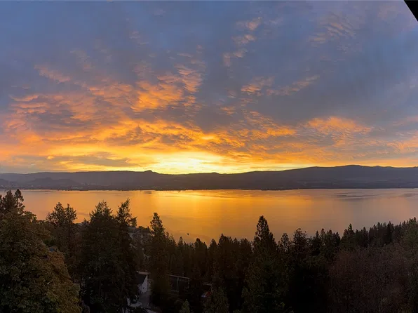 2751 Lakeview Rd, West Kelowna, BC V1Z 1Y5