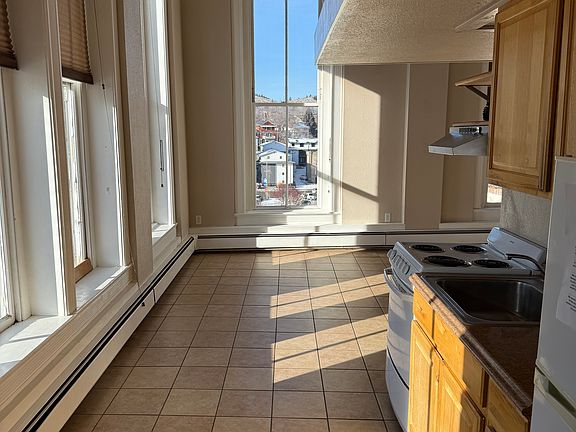 Kitchen -galley 
lounge- living in distant