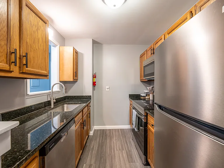 527 S Pitt St #14 — Photo 7