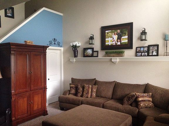 18' vaulted ceilings