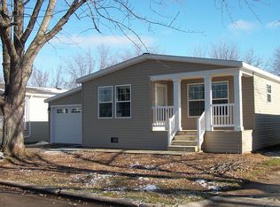 112 Primrose Ln, Green Bay, WI 54311