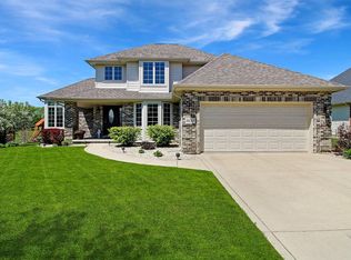 8636 Doubletree Dr N, Winfield, IN 46307