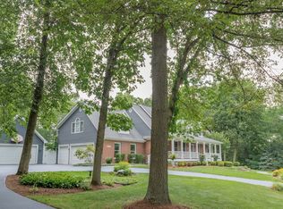 36W912 Walnut Ridge Ln, St Charles, IL 60174