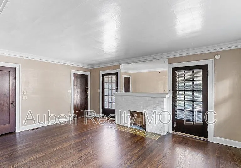 5303 Charlotte St #1 — Photo 3