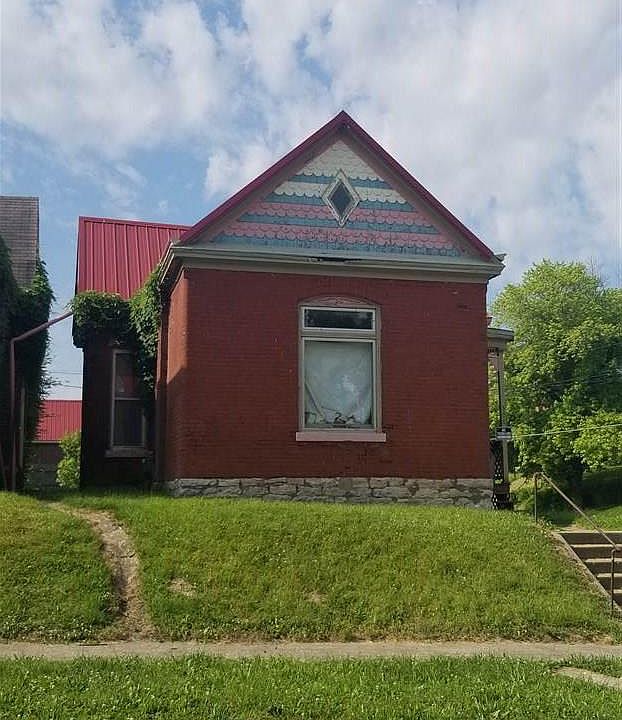 2nd image of 300 Elm St
