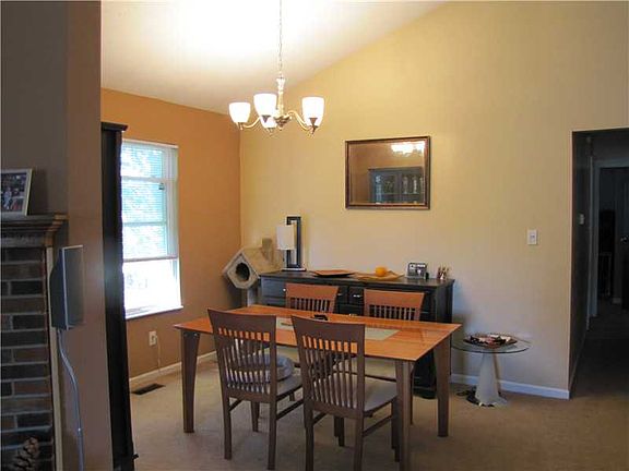 3rd image of 5688 Yorkville Ct