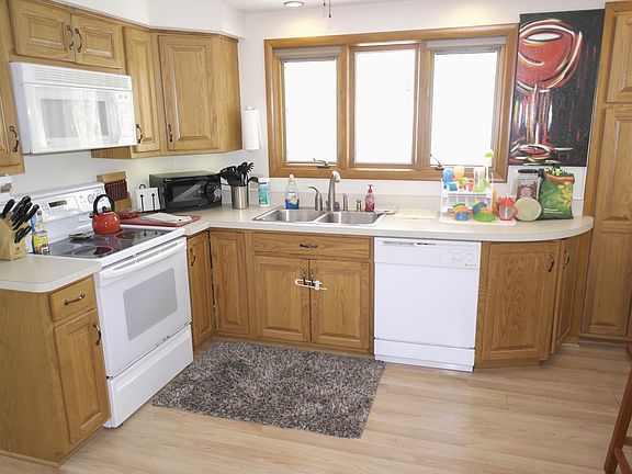3rd image of 18965 Riverview Dr