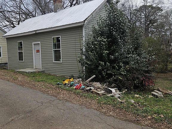 2nd image of 102 Pine St