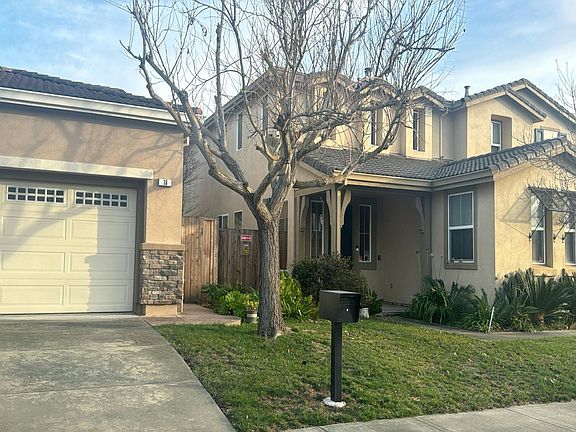 3rd image of 22 Pelleria Dr