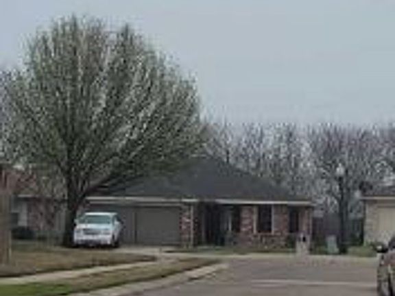Exterior Neighborhood (street photo)