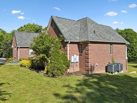 77th image of 4024 Williamsport Pike