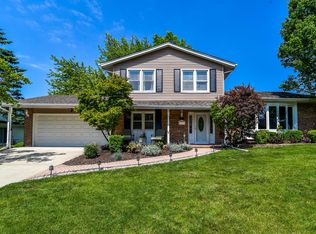3520 Hillside Ct, Hoffman Estates, IL 60192