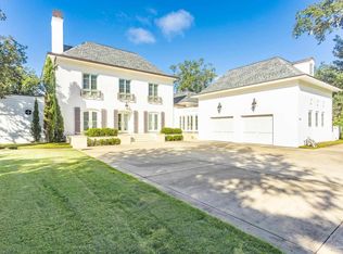 600 Bay Cliffs Rd, Gulf Breeze, FL 32561