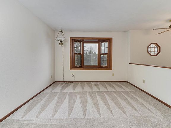 2nd image of 2102 Woodhavens Dr