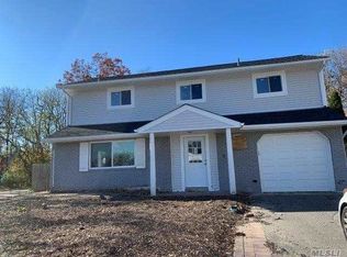 142 Tree Ave, Central Islip, NY 11722