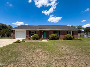 441 Riverwind Dr, Spring Lake, NC 28390