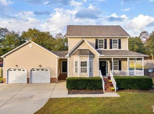 135 Moonlight Dr, Fuquay Varina, NC 27526