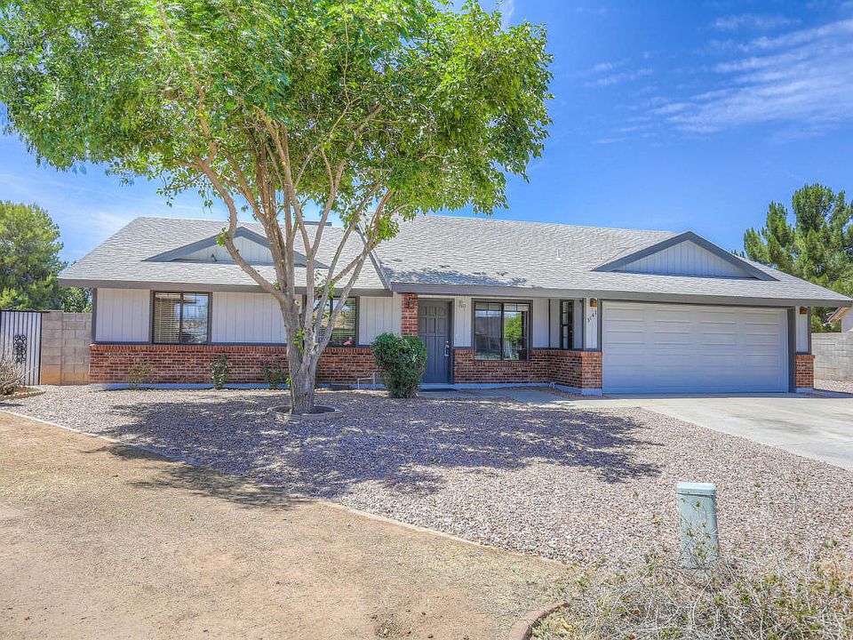 2nd image of 3147 E Carmel Cir